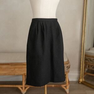 En‎ Avance Vintage 100% Wool Black Skirt size 6